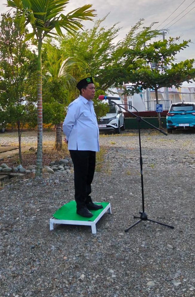 Wakil Rektor Bidang AUPK Menjadi Pembina Apel, Tekankan Tiga Poin Utama