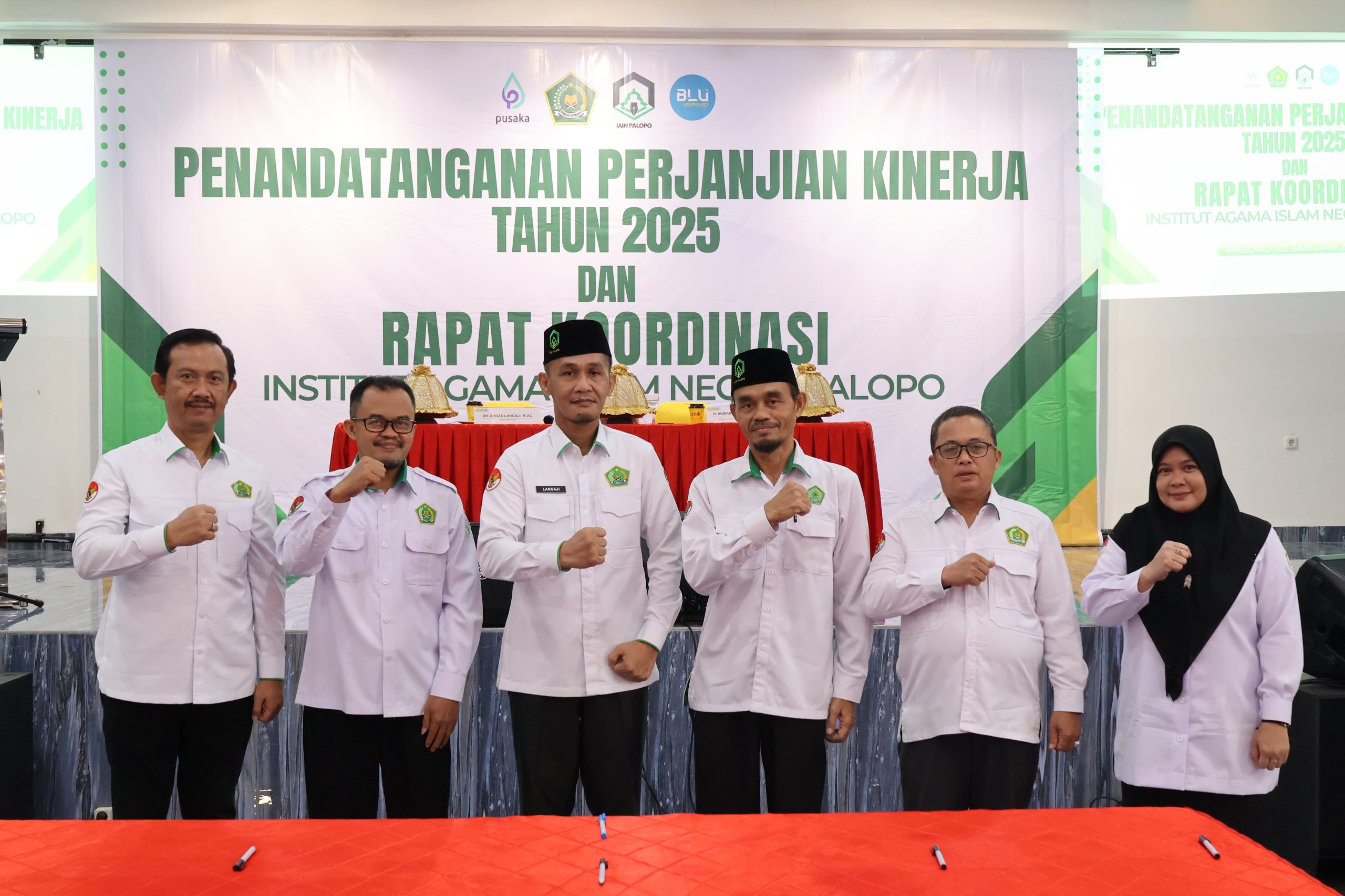 Dekan FTIK IAIN Palopo Tandatangani Perjanjian Kinerja 2025, Dorong Transformasi Menuju Smart and Green Campus